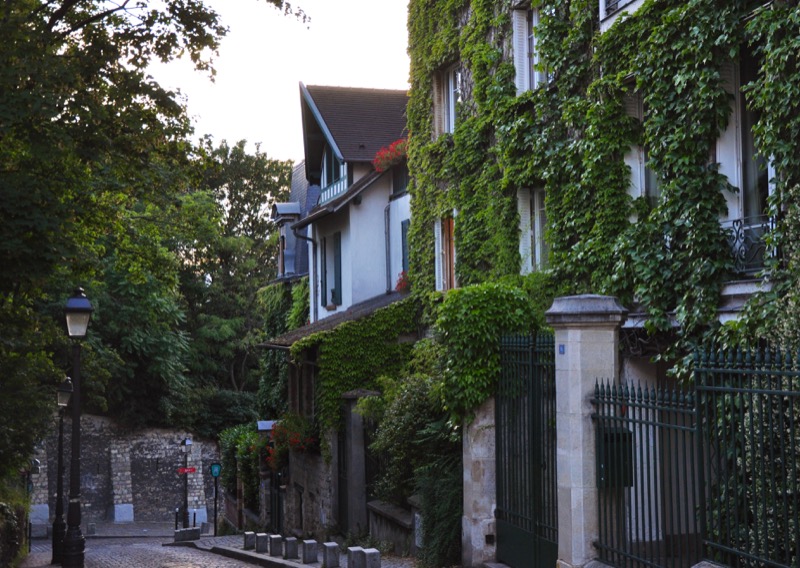 Neighbourhood Street - 10 Essential Tips for Visiting Paris