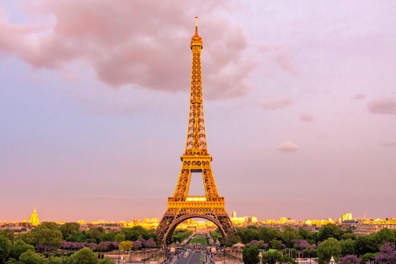 Eiffel Tower at Sunset - 10 Essential Tips for Visiting Paris