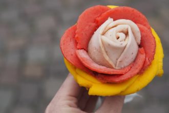 Rose shaped ice cream - 7 delicious things to eat in Budapest