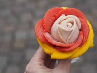 Rose shaped ice cream - 7 delicious things to eat in Budapest